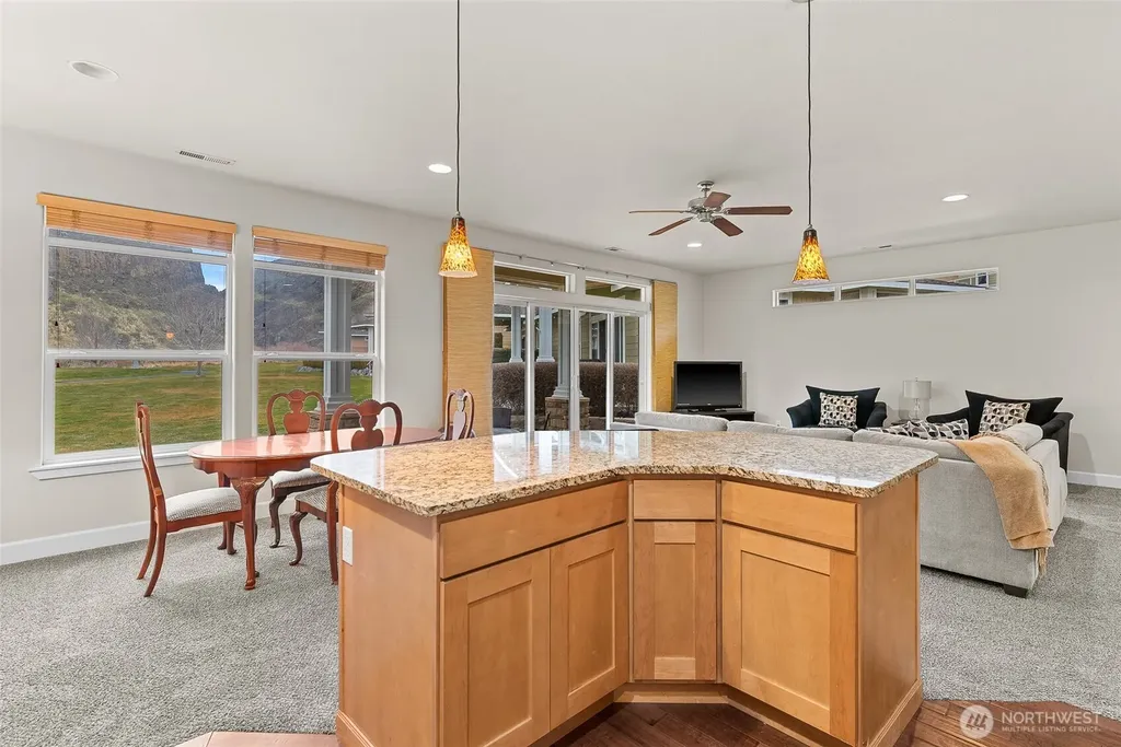 9270 Canyon Drive NW Quincy WA 98848