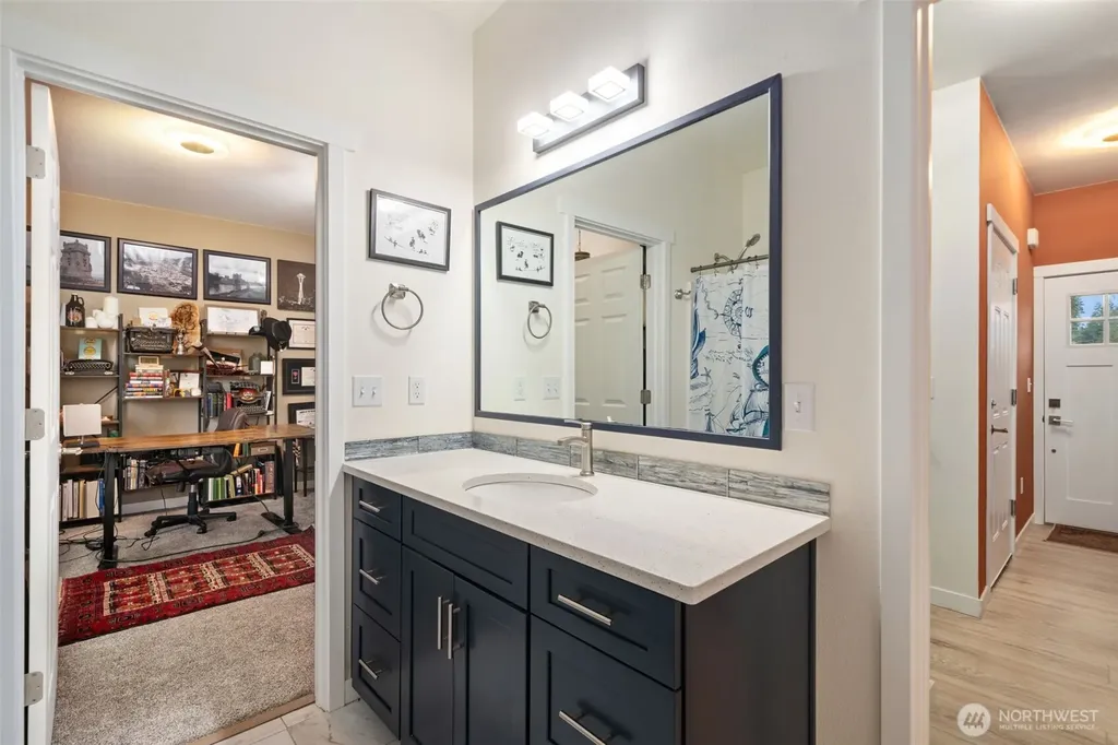 17 E Sellegren Road Allyn WA 98524