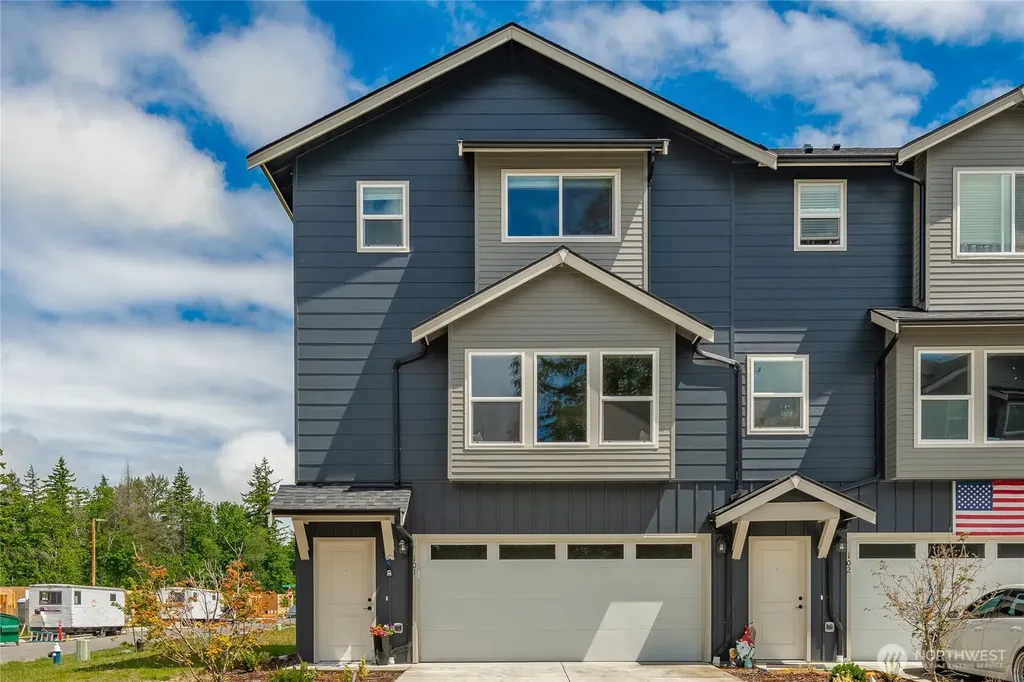 2966 Sweet Gum Loop Blaine WA 98230