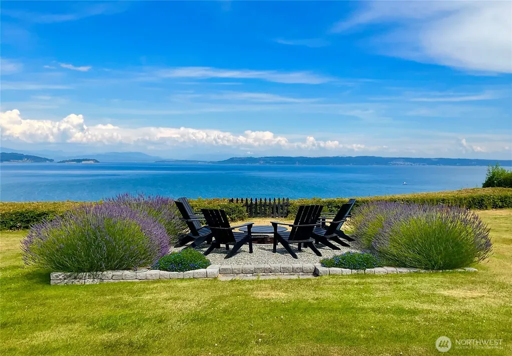 1418 Bonnie View Acres Road Oak Harbor WA 98277