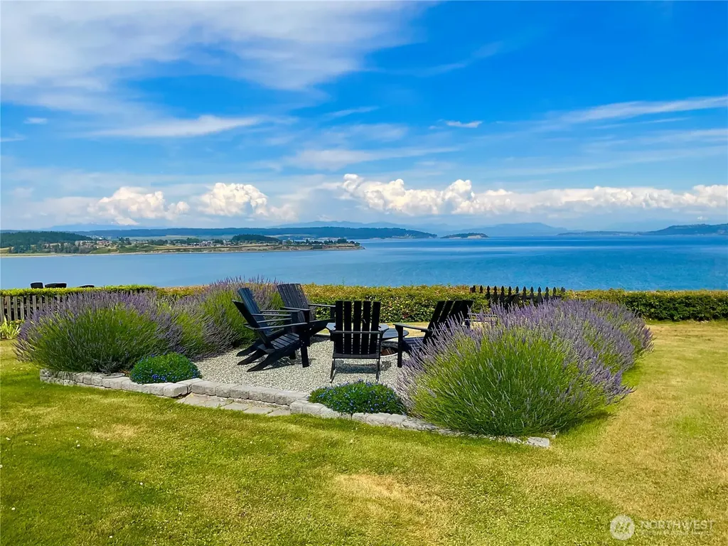 1418 Bonnie View Acres Road Oak Harbor WA 98277