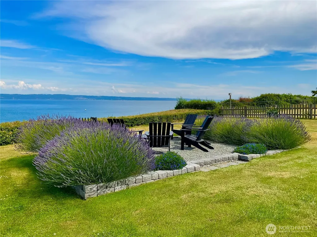 1418 Bonnie View Acres Road Oak Harbor WA 98277