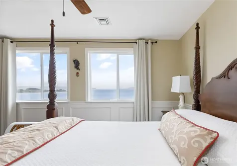 1418 Bonnie View Acres Road Oak Harbor WA 98277