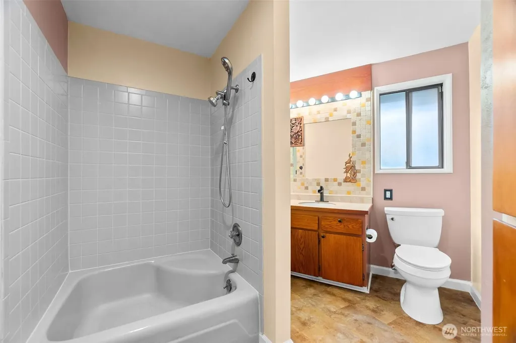 1406 Evergreen Park Lane SW Olympia WA 98502