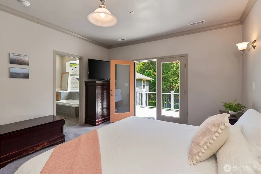 323 E Alderwood Road Belfair WA 98528
