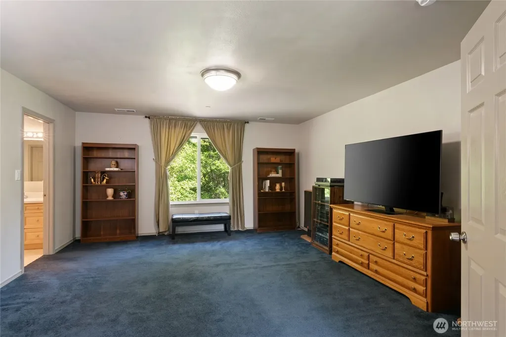 323 E Alderwood Road Belfair WA 98528