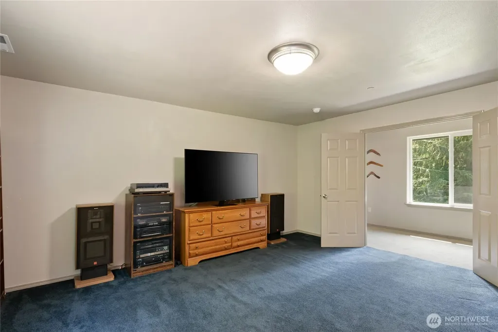 323 E Alderwood Road Belfair WA 98528