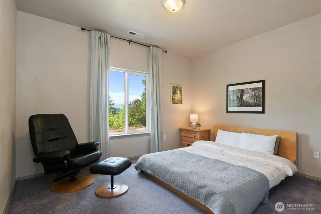 323 E Alderwood Road Belfair WA 98528
