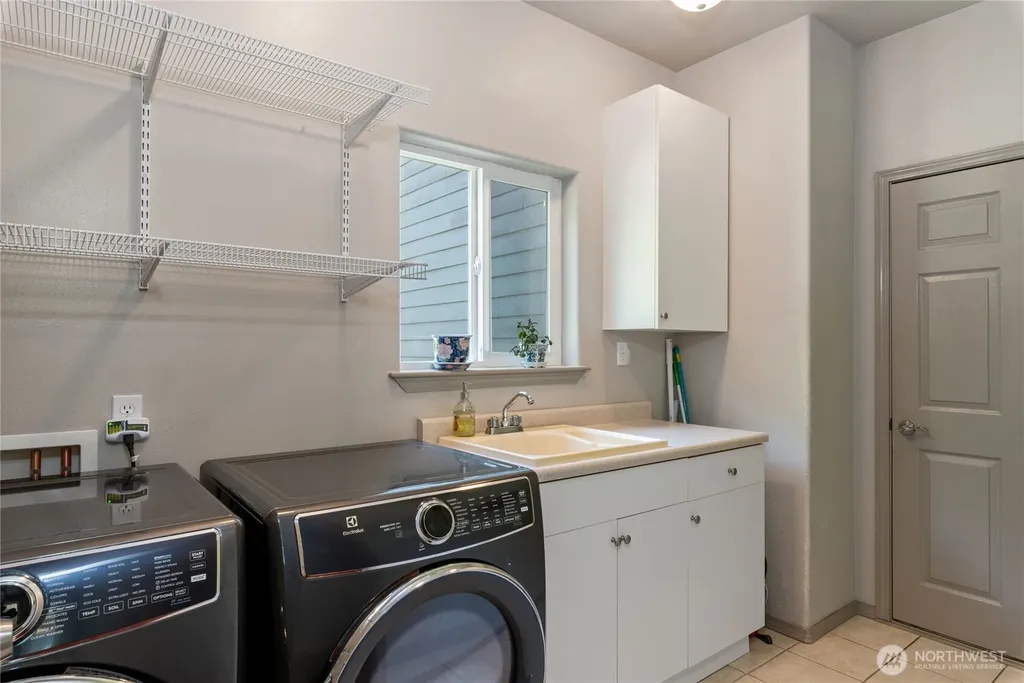 323 E Alderwood Road Belfair WA 98528