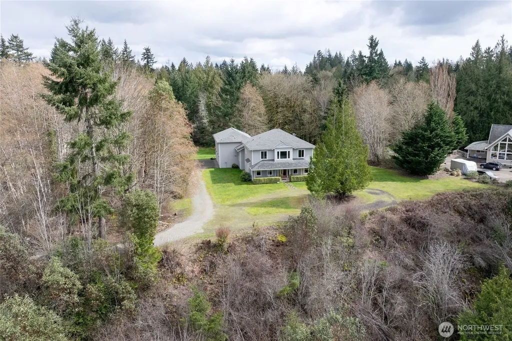 323 E Alderwood Road Belfair WA 98528
