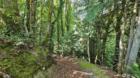 210 Pugh Road NE Poulsbo WA 98370