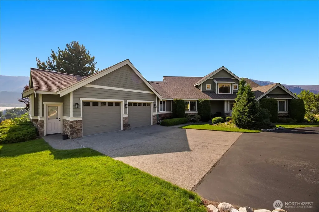35 Sackett Glen Lane Chelan WA 98816