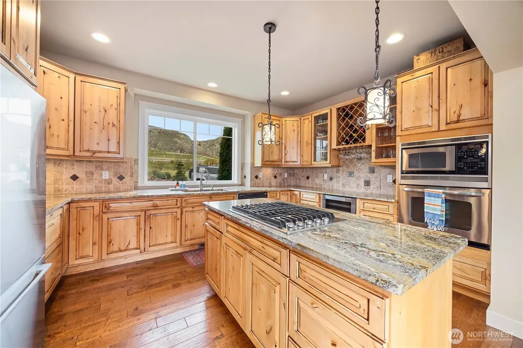 35 Sackett Glen Lane Chelan WA 98816