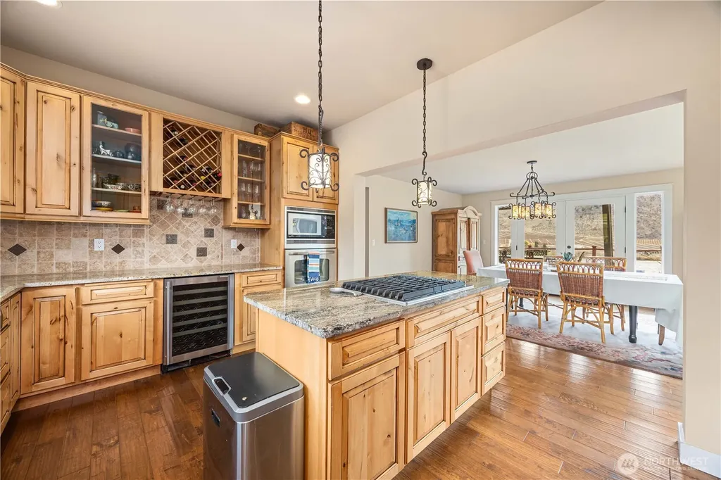 35 Sackett Glen Lane Chelan WA 98816