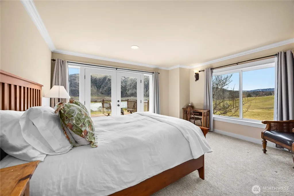 35 Sackett Glen Lane Chelan WA 98816