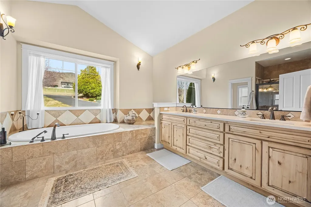 35 Sackett Glen Lane Chelan WA 98816