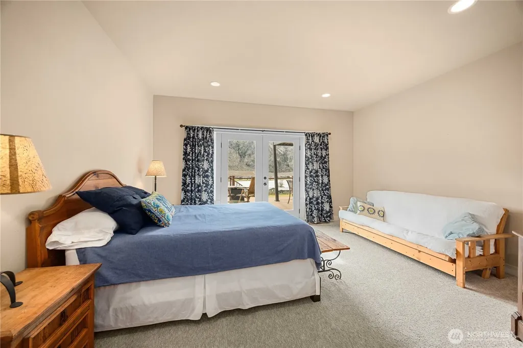 35 Sackett Glen Lane Chelan WA 98816