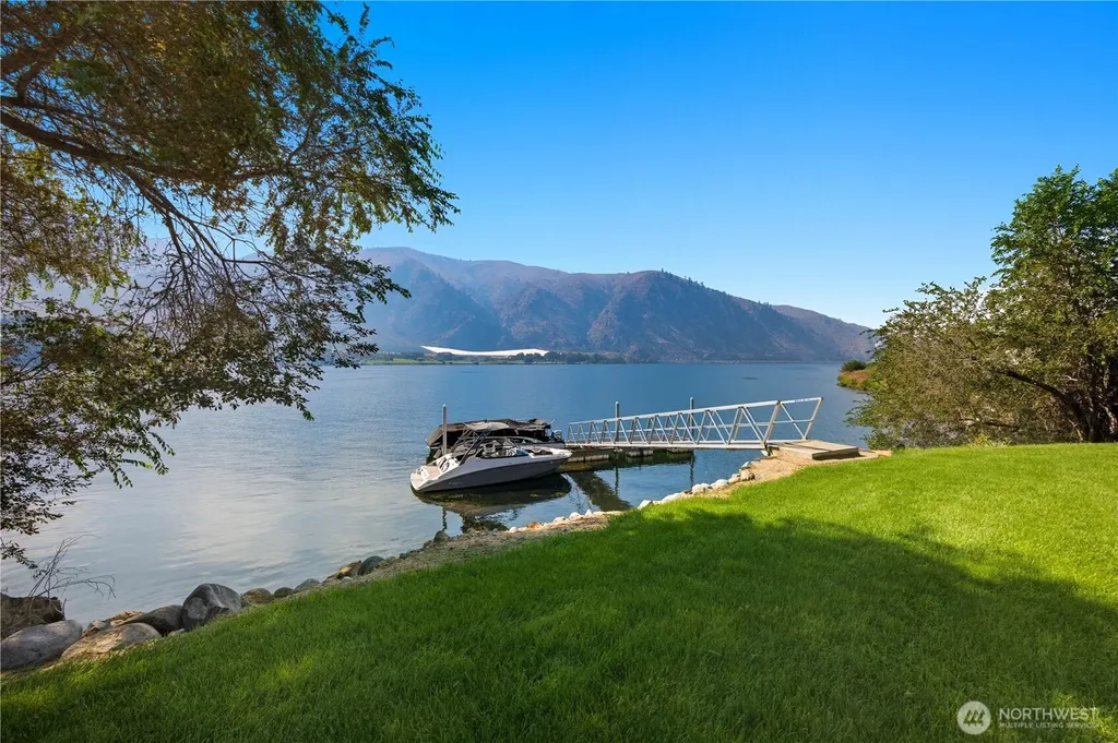35 Sackett Glen Lane Chelan WA 98816