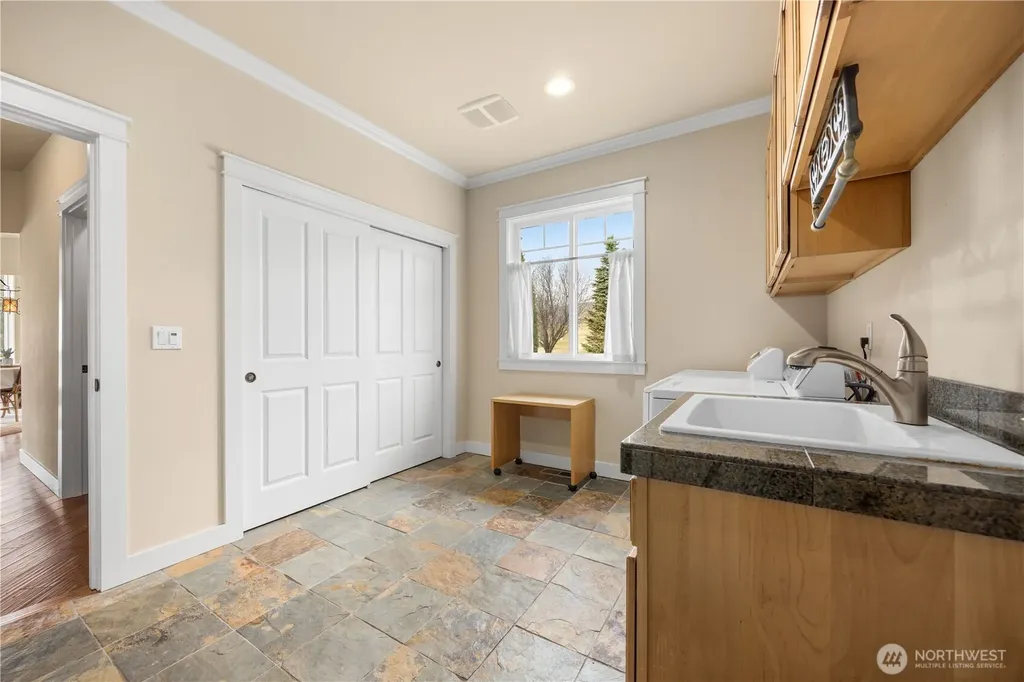 35 Sackett Glen Lane Chelan WA 98816