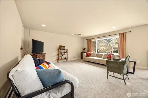 35 Sackett Glen Lane Chelan WA 98816