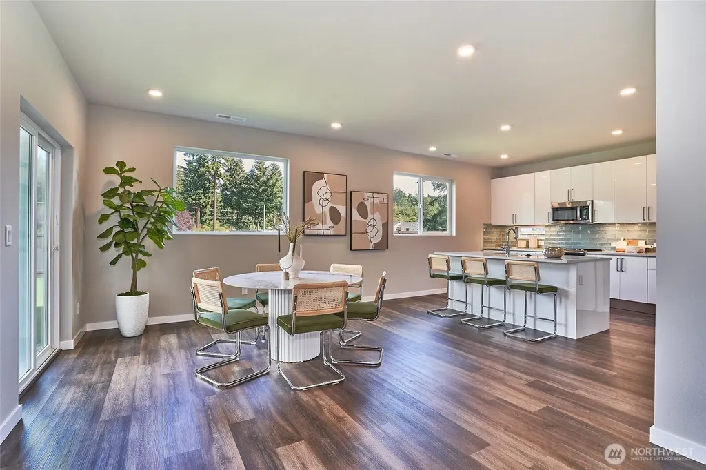 13823 Brookdale Lane E Tacoma WA 98445