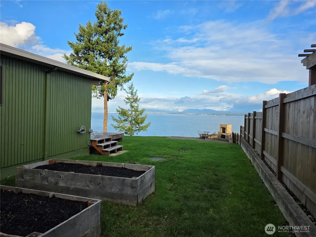 1577 Country Club Drive Camano Island WA 98282