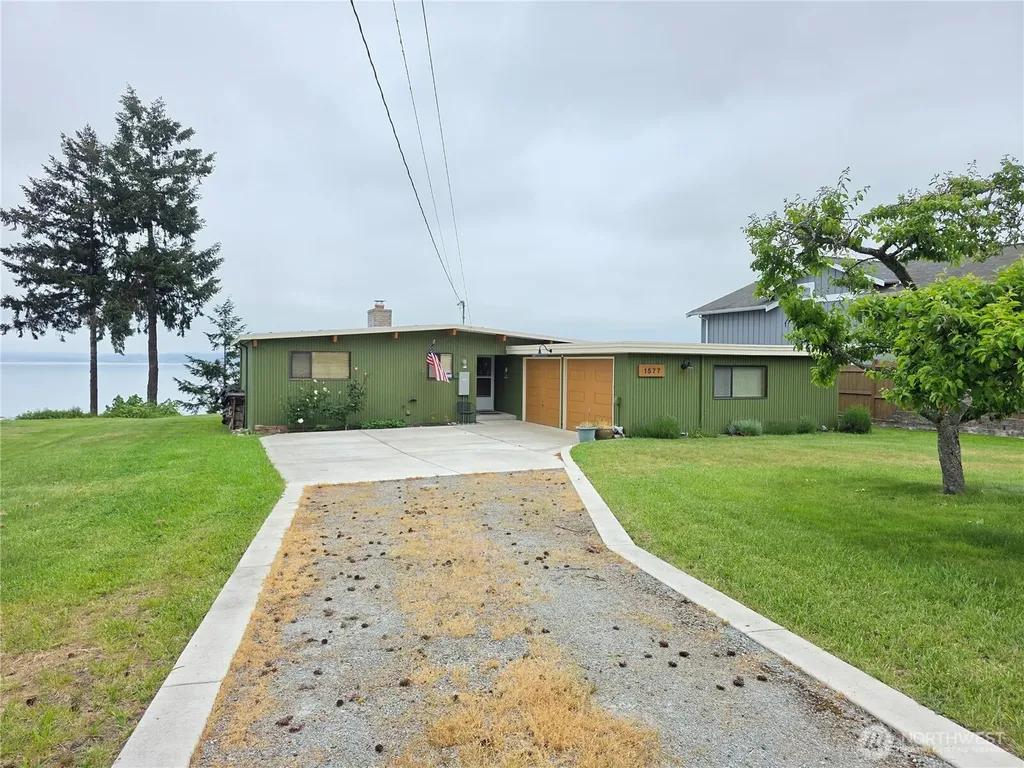 1577 Country Club Drive Camano Island WA 98282