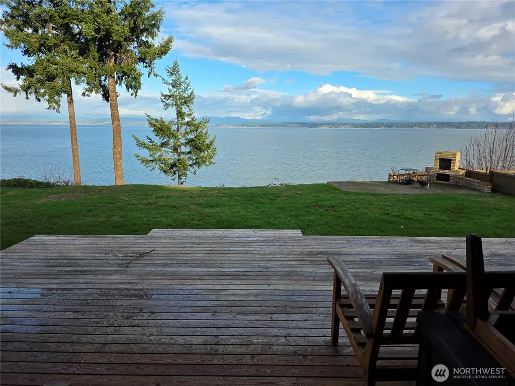 1577 Country Club Drive Camano Island WA 98282