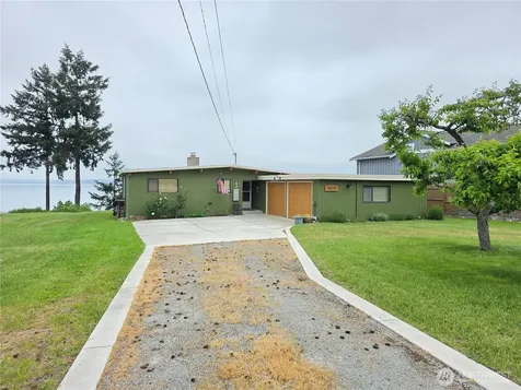 1577 Country Club Drive Camano Island WA 98282
