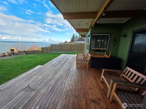 1577 Country Club Drive Camano Island WA 98282