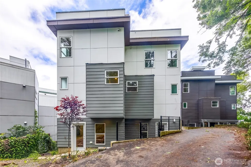 1015 Sturgus Avenue S Seattle WA 98144