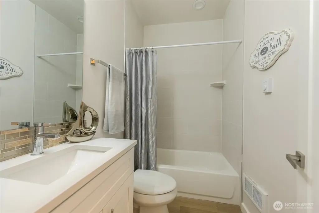 1015 Sturgus Avenue S Seattle WA 98144