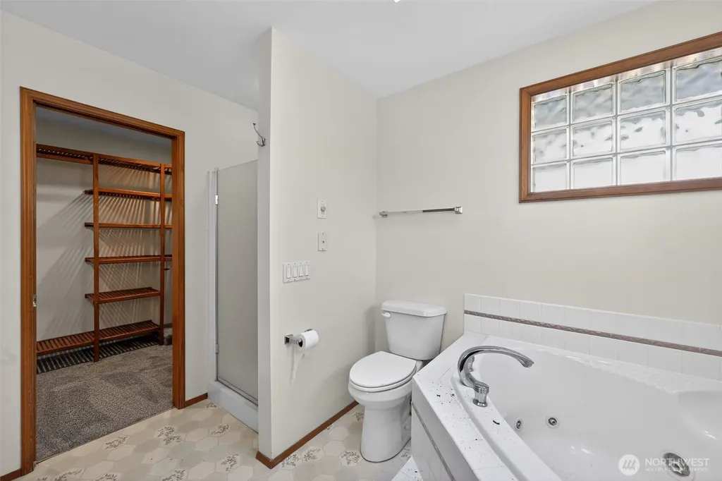 844 Holbeck Drive Camano Island WA 98282