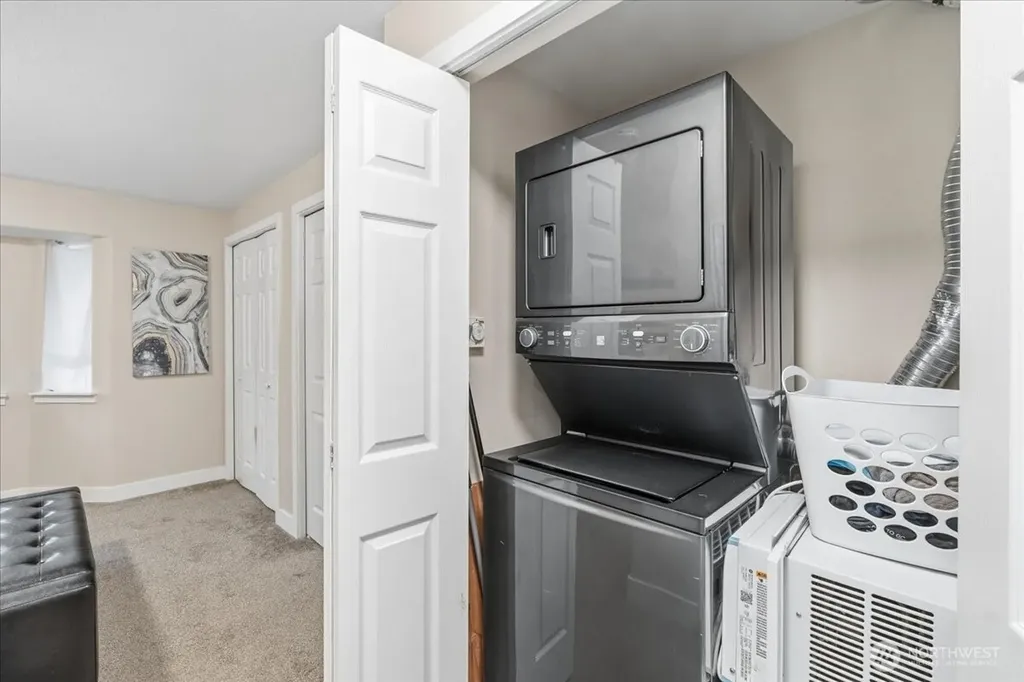931 4th Avenue N Kent WA 98032