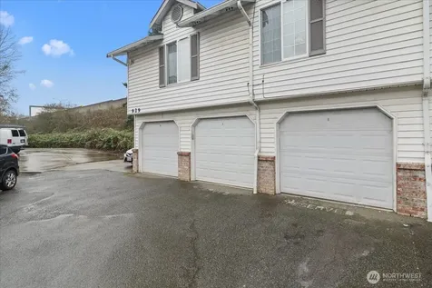 931 4th Avenue N Kent WA 98032