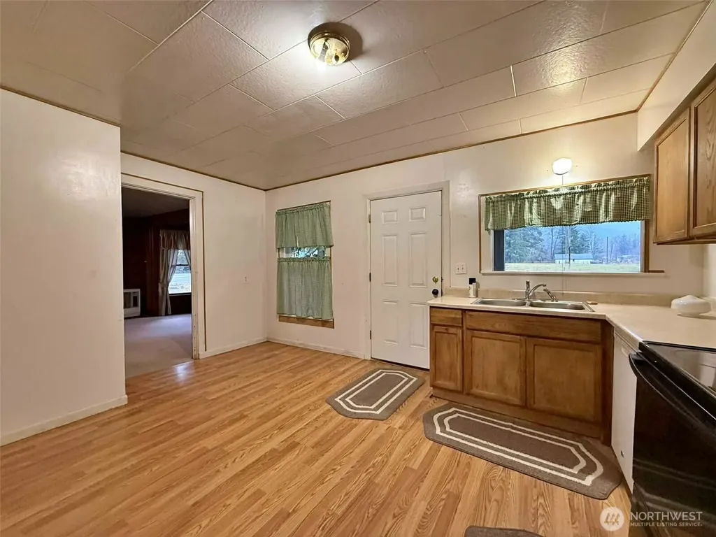 137 Glenoma Road Glenoma WA 98336