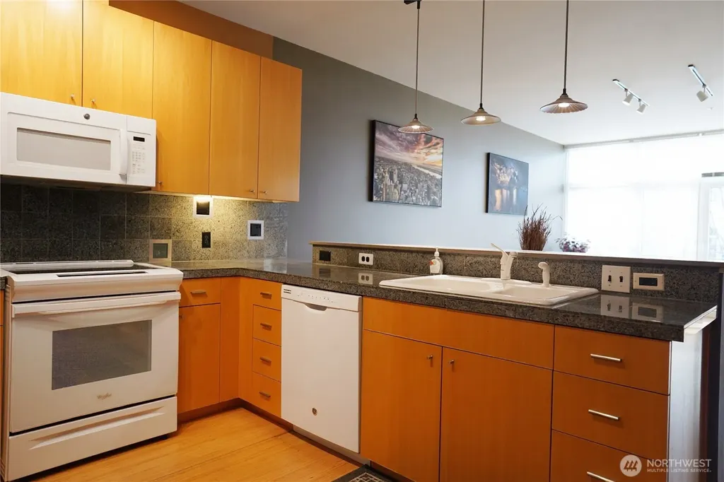 17 Mercer Street Seattle WA 98119