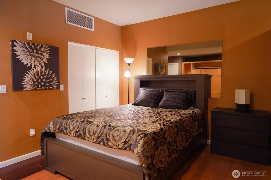 17 Mercer Street Seattle WA 98119