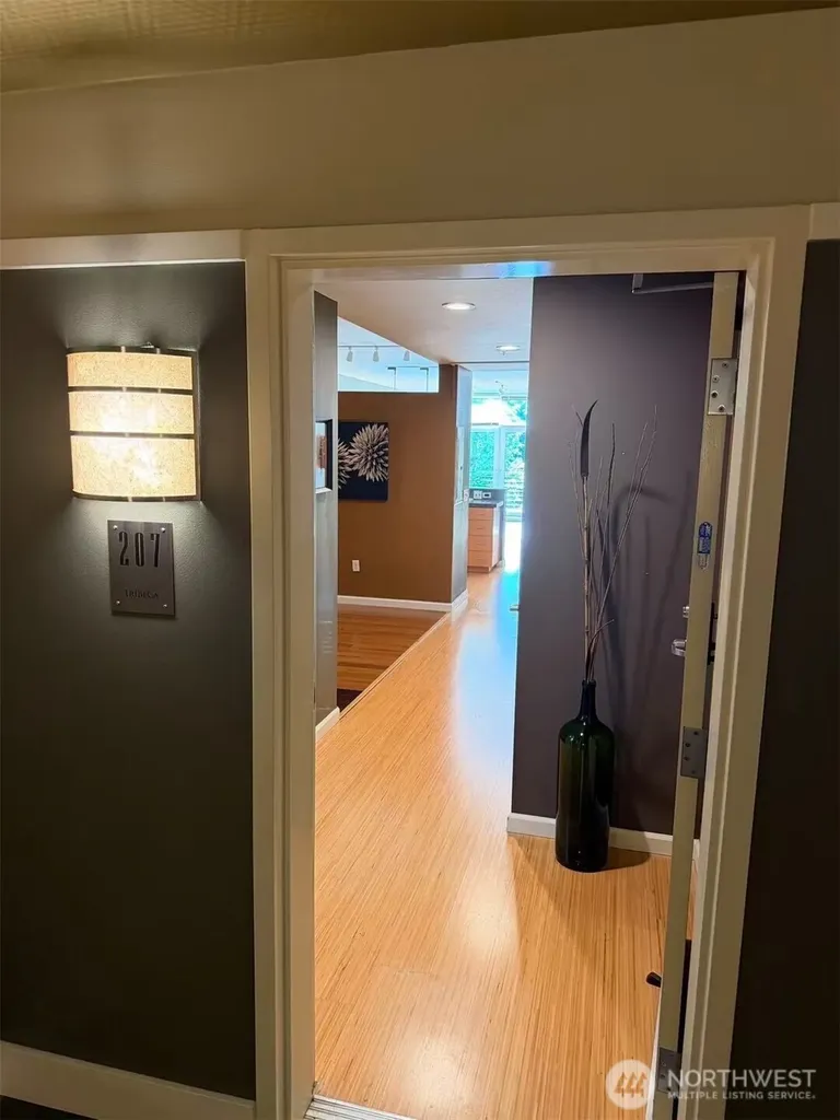 17 Mercer Street Seattle WA 98119