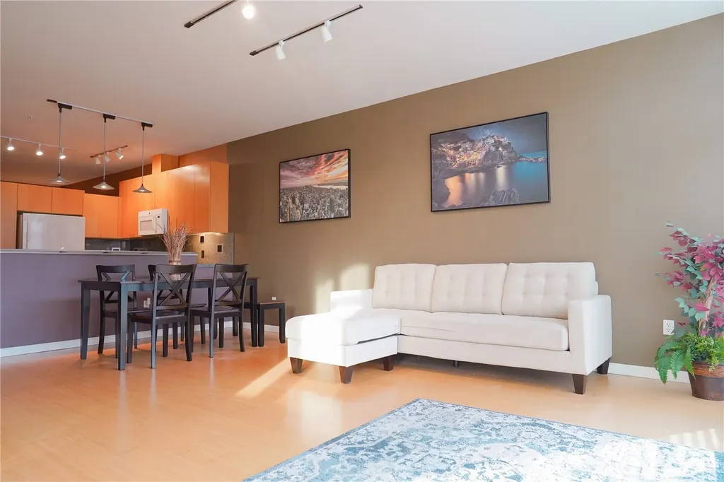 17 Mercer Street Seattle WA 98119