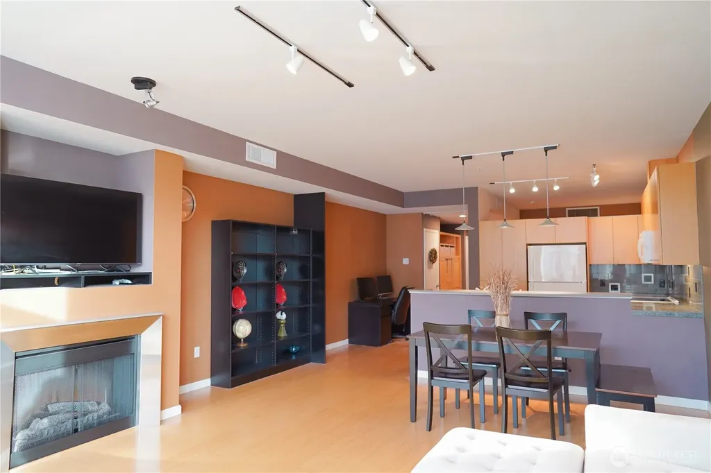 17 Mercer Street Seattle WA 98119