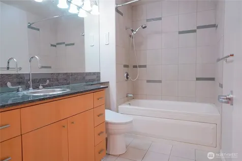 17 Mercer Street Seattle WA 98119