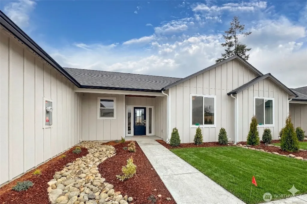 61 Sussex Court Sequim WA 98382