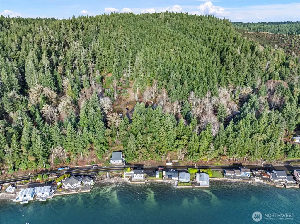 7364 NE North Shore Road Belfair WA 98528