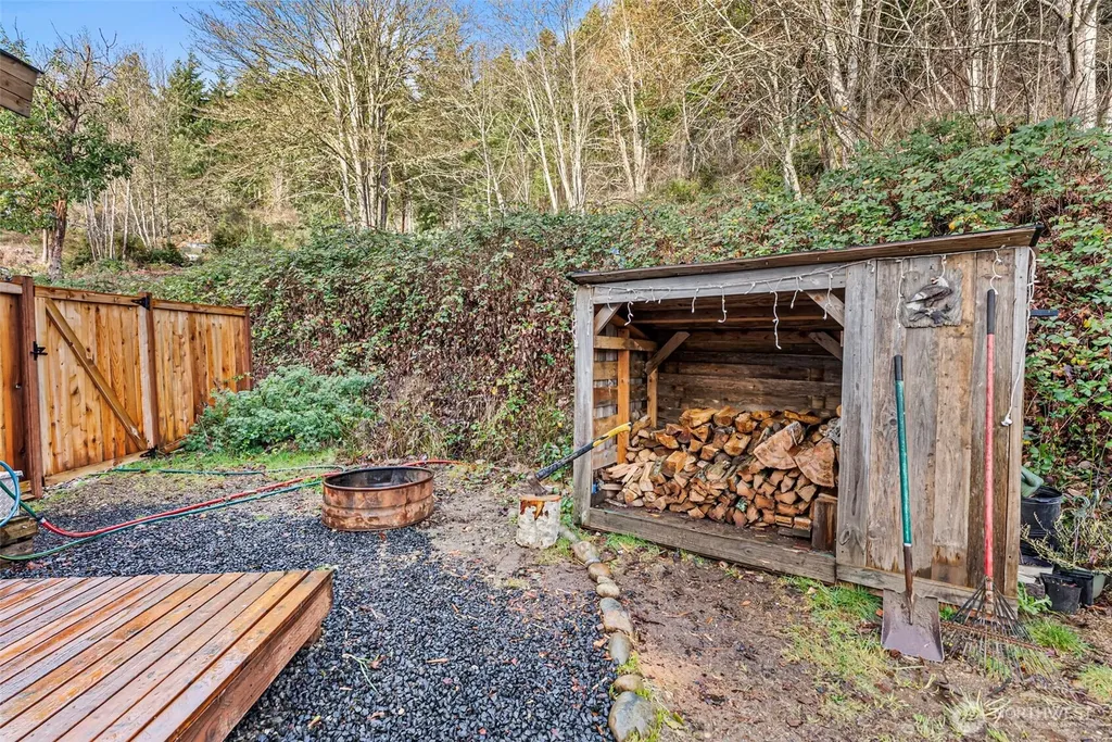 7364 NE North Shore Road Belfair WA 98528