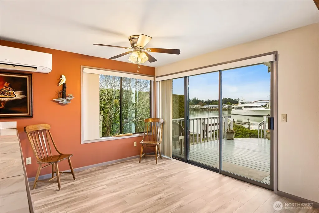 858 Kalispell Drive La Conner WA 98257