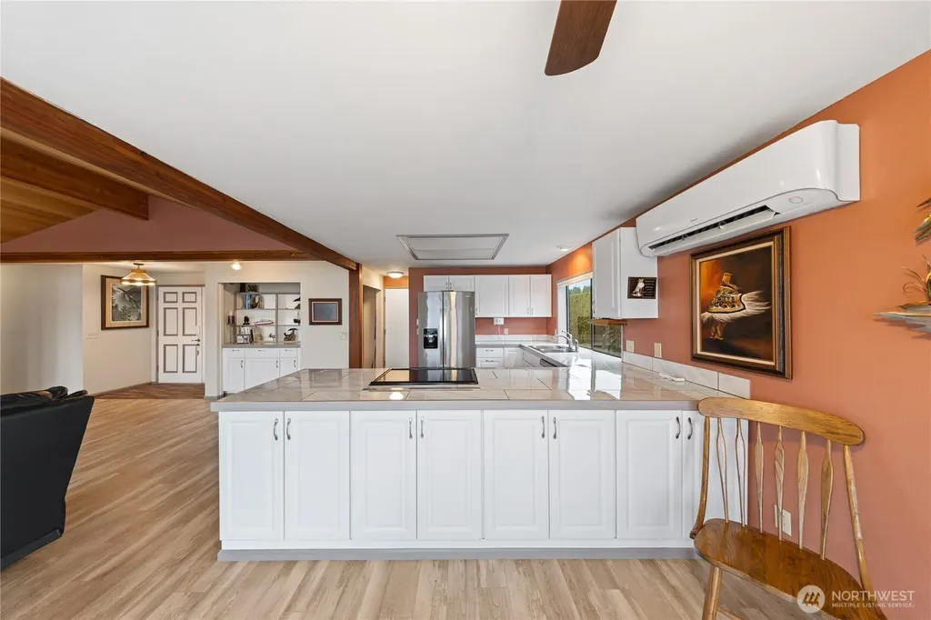 858 Kalispell Drive La Conner WA 98257