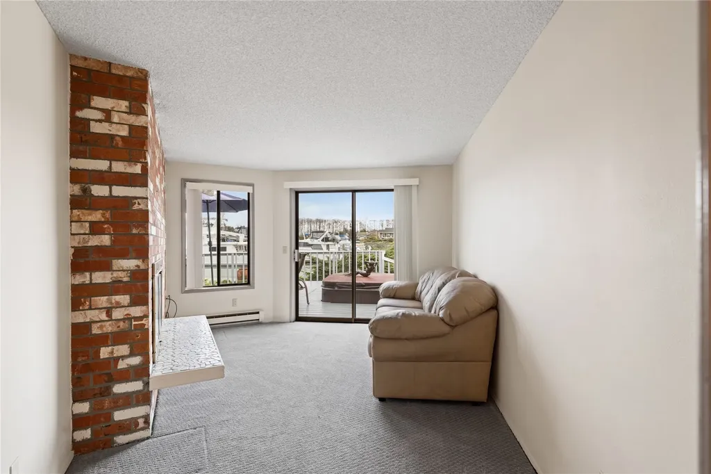 858 Kalispell Drive La Conner WA 98257