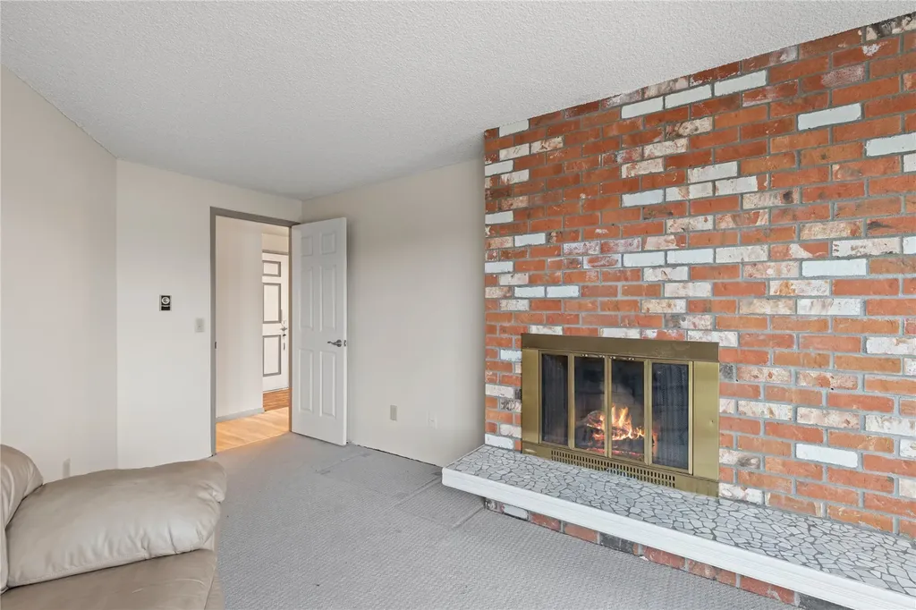 858 Kalispell Drive La Conner WA 98257