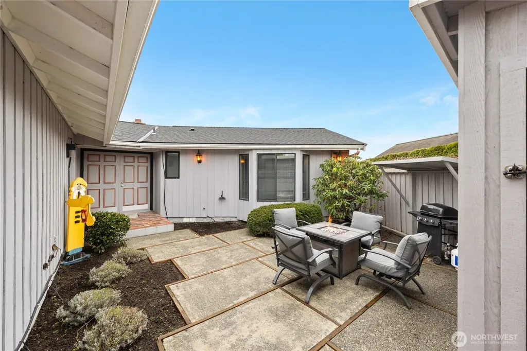 858 Kalispell Drive La Conner WA 98257